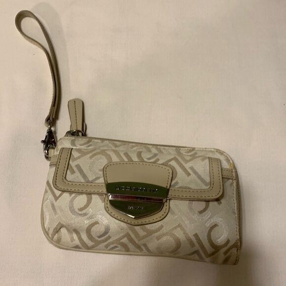 Liz Claiborne Wristlet w/leather trim. Zip around w/zipper pocket & snap closure - Picture 1 of 10